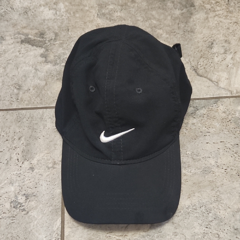 Toddler- Nike Black and White Swoosh Hat